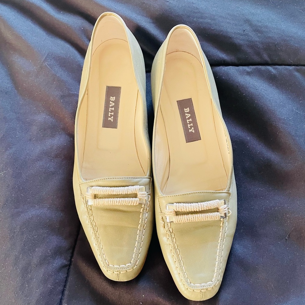 Bally Light Cream Leather Loafers with Rope Trim